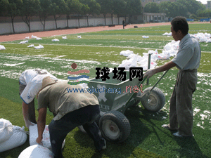 ���򳡵�ʩ��